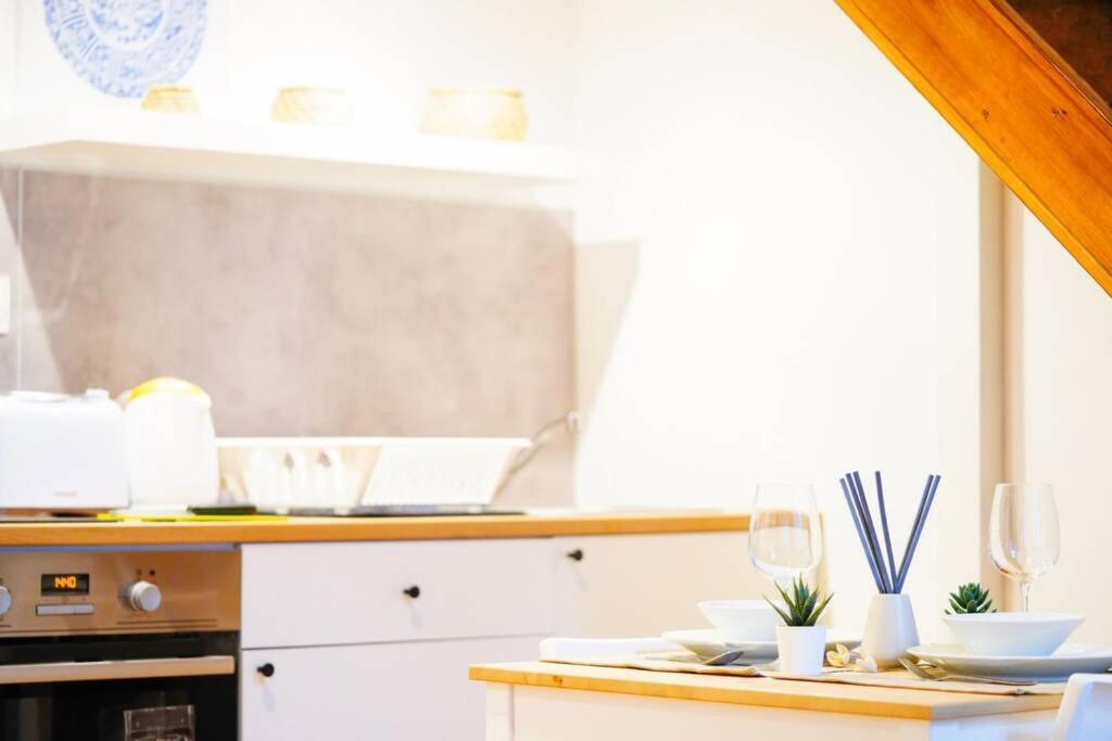 Cosy Two Bedroom Flat In Rottenbiller Str,sky Apartamento *