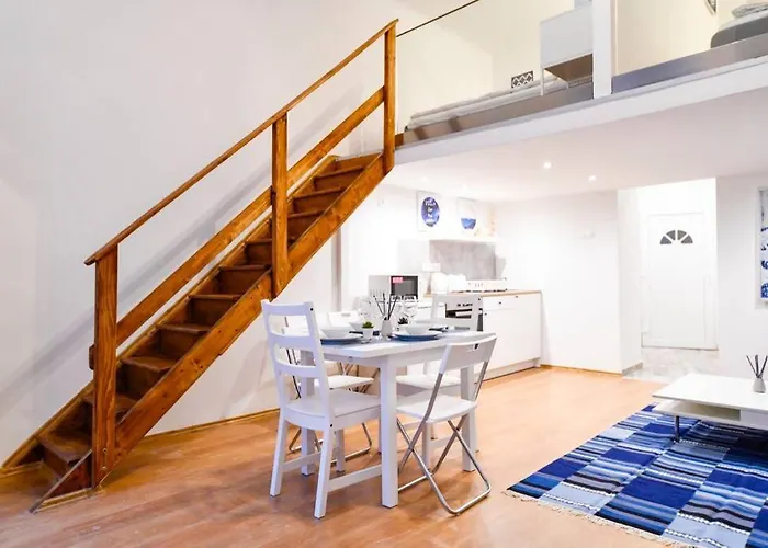 Cosy two bedroom flat in Rottenbiller str,Sky